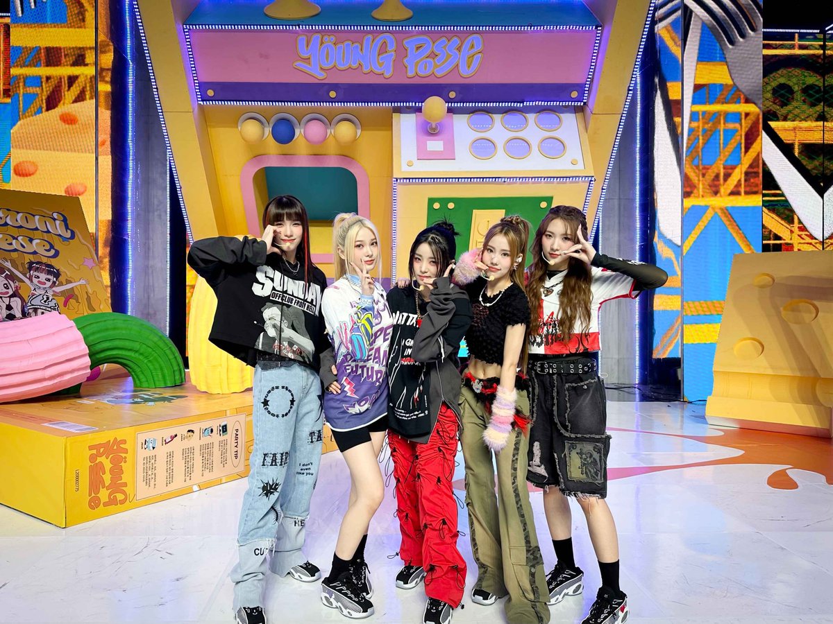 |📷| Atualização do grupo via twitter após sua aparição do MCountdown ontem.

#YOUNGPOSSE #영파씨 #JIEUN #지은