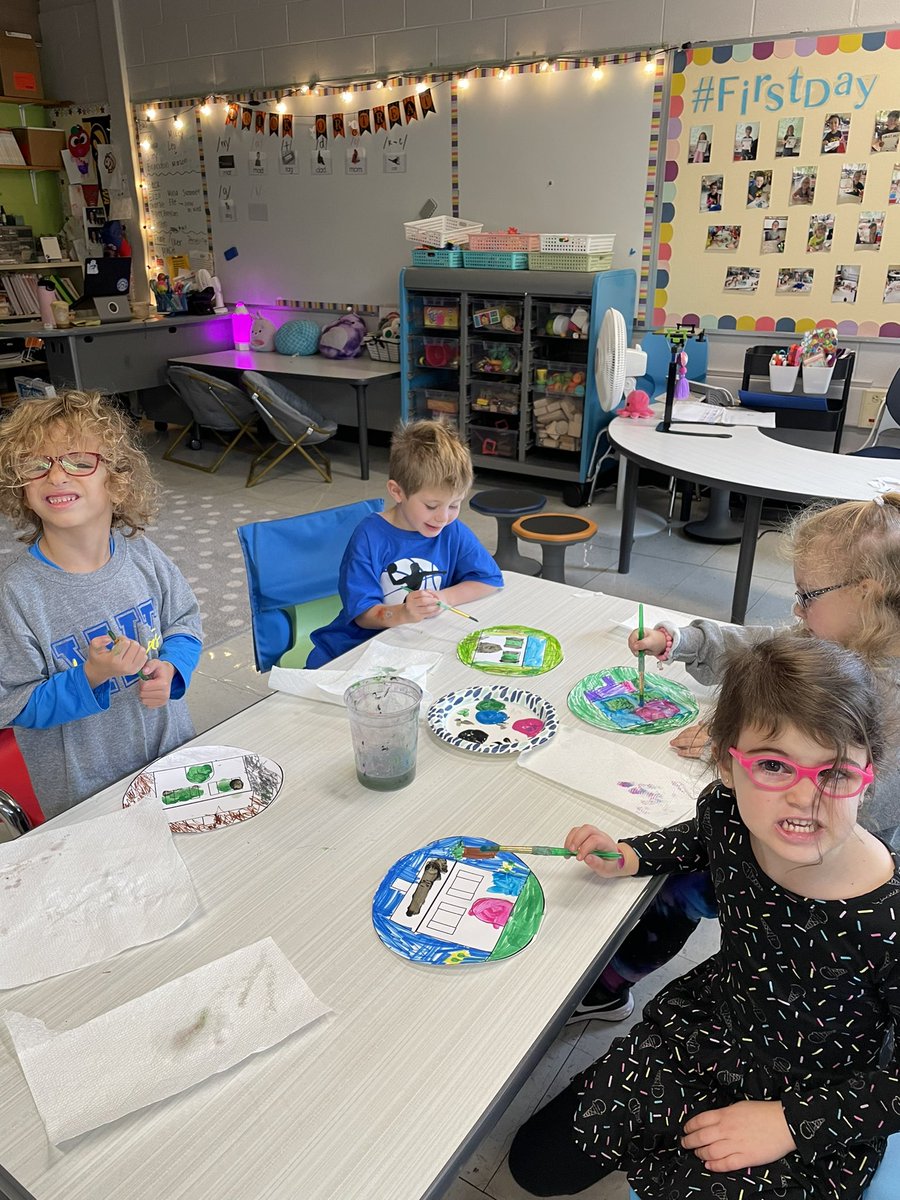 MissZwirn's tweet photo. Happy Friday! #112Leads https://t.co/lgijcXCILk
