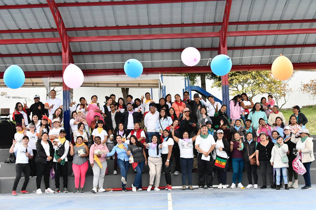 VeronicaCandoB's tweet photo. Participamos del evento “Me quiero, Me cuido, Me respeto”, organizado por la Subsecretaría de Discapacidades de @InclusionEc, en donde los cuidadores del Bono Joaquín Gallegos Lara, se relacionaron y disfrutaron, a través de juegos recreativos en un día significativo de unión. https://t.co/vrTJhyDpbh