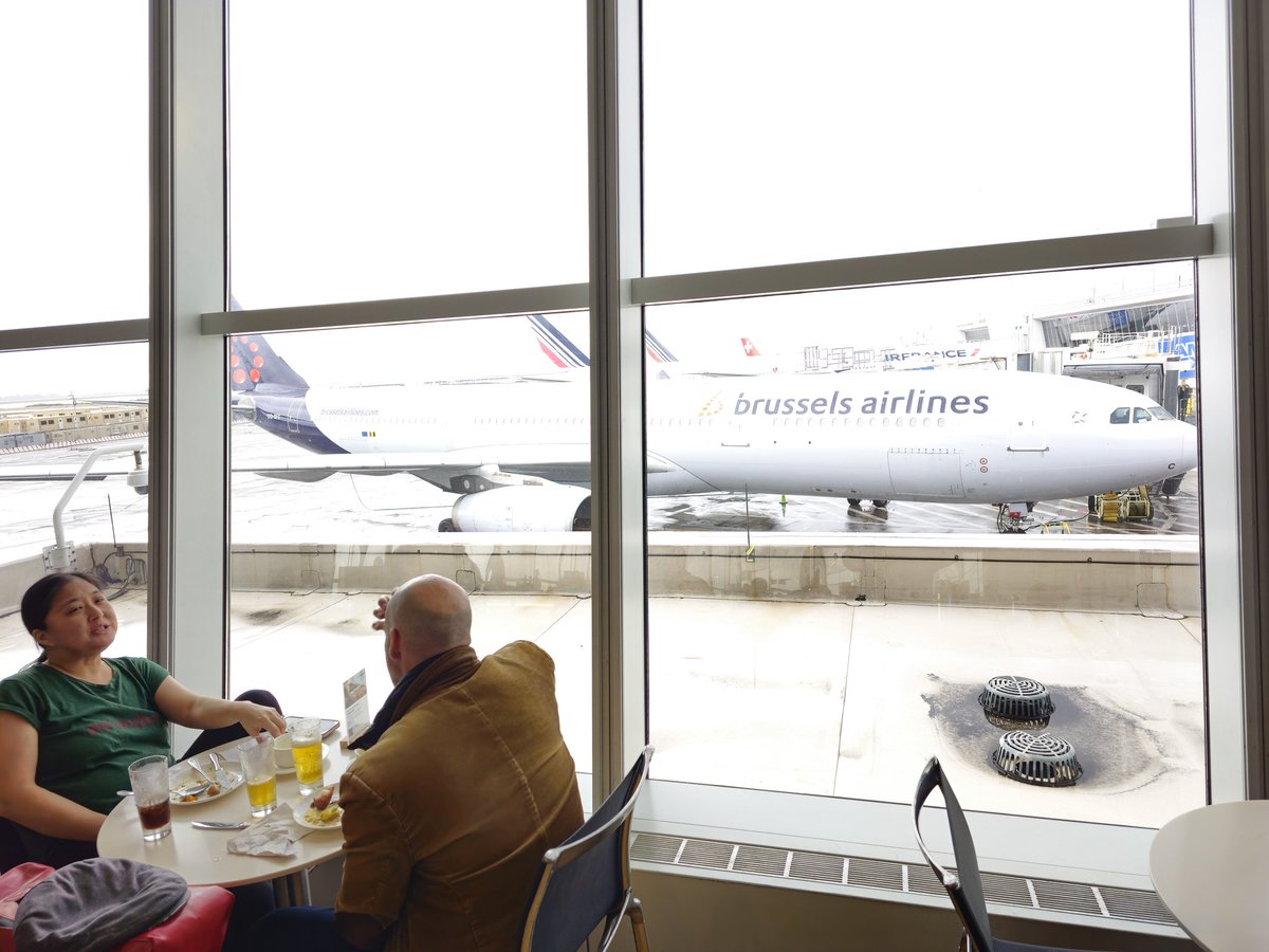 DirkLc120's tweet image. La flotte de @Flybrusselsair vieillit. En outre, non respect de certaines règles concernant les @milesandmore #frequentflyers. Je me tourne de plus en plus vers @FlySWISS et @lufthansa. Mêmes prix, meilleur service, avions plus confortable. Le choix est vite fait.