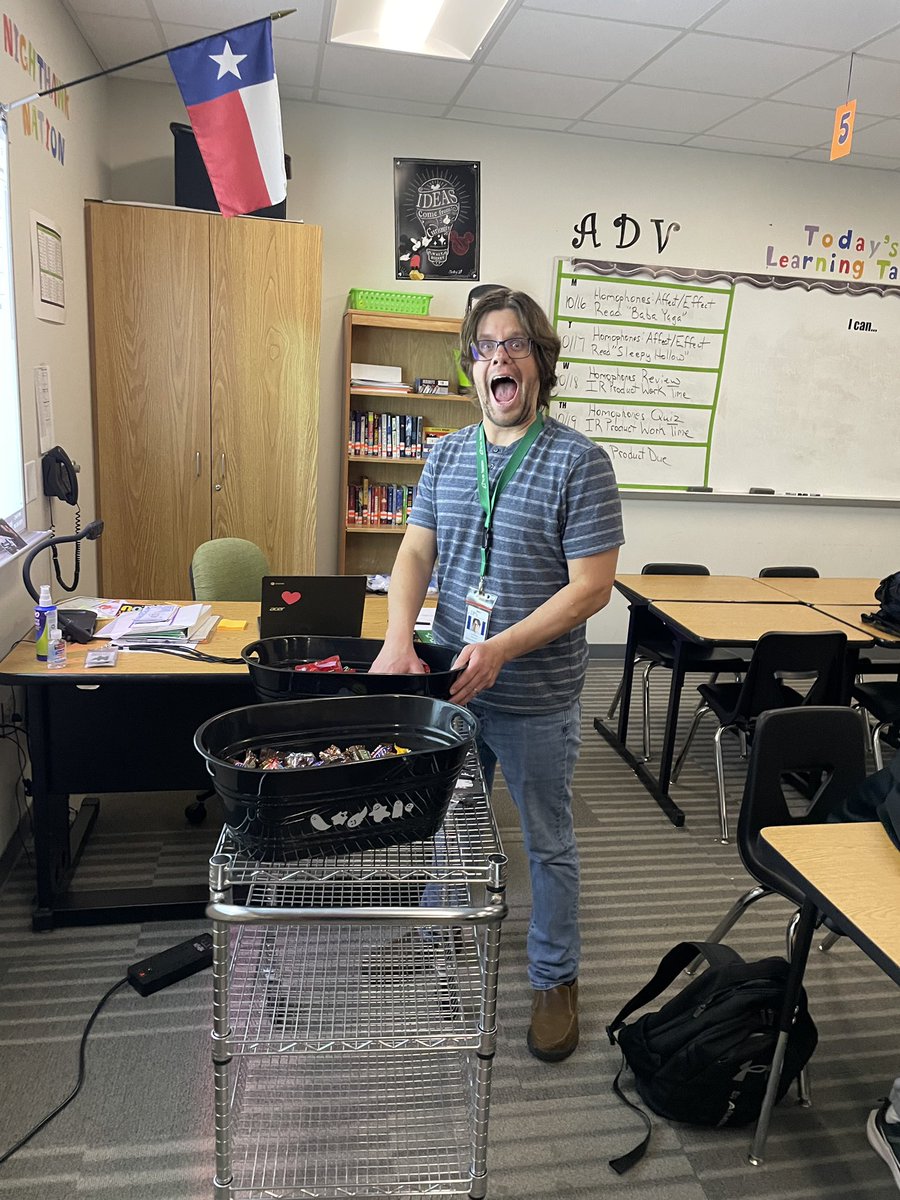 Building relationships with teachers. Trigger Treats for the win! <a href="/FISD_EB/">Frisco ISD ESL and Bilingual</a>