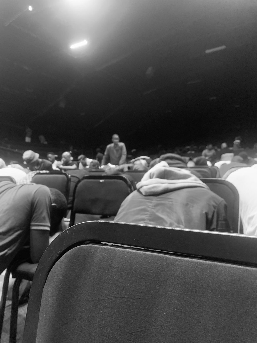 audas_vanschoor's tweet photo. What a way to kick off ENCOUNTER WEEKEND ! .
.
100s of Men making decisions for Jesus & lifting up the name of Jesus
.
.
#3CMen #MensEncounter #RealMenDoEncounter #YouCanStillMakeIt #God1st #Restore #EncounterChangesEverything #IoveourChurch #Restoration https://t.co/So6EhNKamF