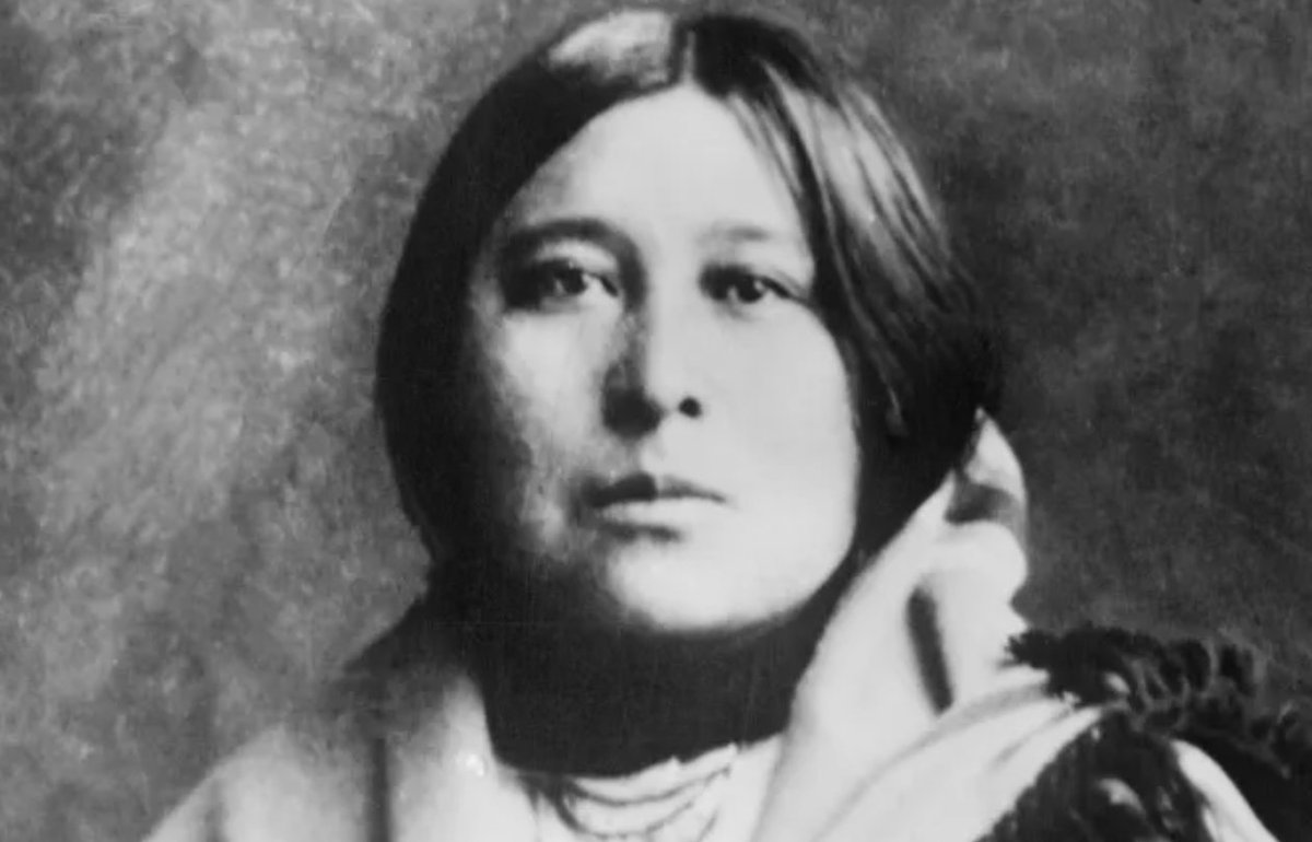 Variety's tweet photo. Martin Scorsese's #KillersOfTheFlowerMoon tells the true story of the Osage Nation murders in the early 1920s.

Learn about the history behind the film and see photographs of the real Mollie Burkhart, William Hale and more here: https://t.co/zzAwmyRcLO https://t.co/NdCcpFSUpm
