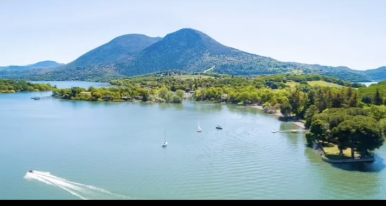 bbk41's tweet photo. Indigenous Pomo have felt effects of “development” at Clear Lake, CA  dating to 1800’s massacres, dislocation + environmental  degradation. In a step checking disregard for indigenous culture,  A.G. Rob Bonta filed  amicus brief on behalf of the Koi Pomo:  https://t.co/gvQlOJtvjc https://t.co/nrslGzLGwS