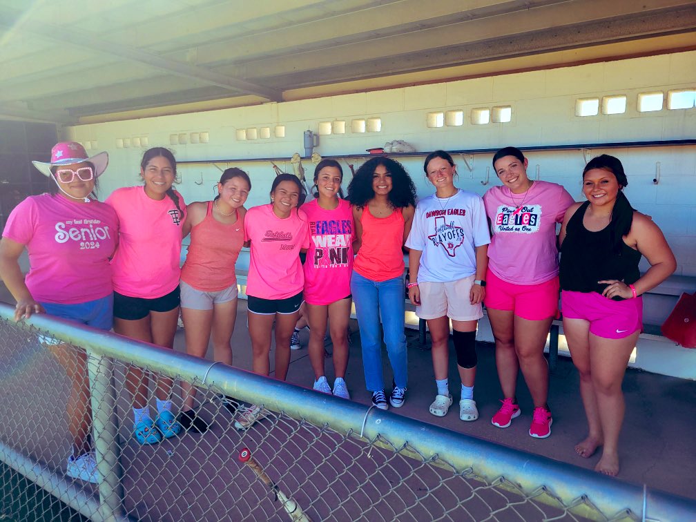 dawson_eaglesSB's tweet photo. Pink Out Day on ‘Nanner Ball’ competition day! 1st competition Friday for Term 2 with our new teams.
🥎
🦅
💕
#pinkout #nannerball #competitionFridays #itsbetterhere #someflyweSOAR #FAMILY @DawsonHighSchl

Happy Birthday Calli! 🥳 https://t.co/WZRwhXbjgJ