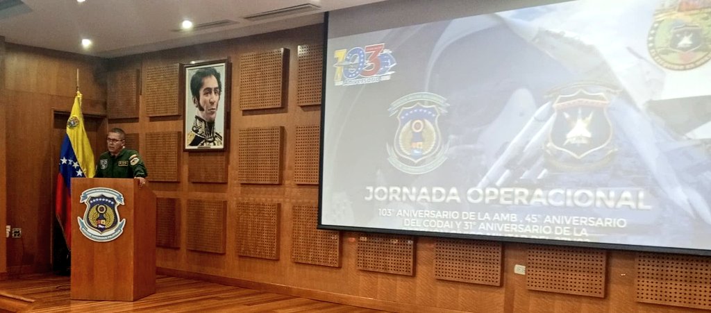 AMB_FANB's tweet photo. 📸 EnFotos || Con gran éxito culmina la jornada operacional realizada en el teatro Hubo Chávez de la @AmabUmbv, actividad que se efectuó en el marco del 103º Aniversario de la @AMB_FANB, 45º Aniversario del @CODAI_FANB
y 3º1 Aniversario de la Rebelión Cívico Militar del #27Nov92. https://t.co/2gaCVPavhL