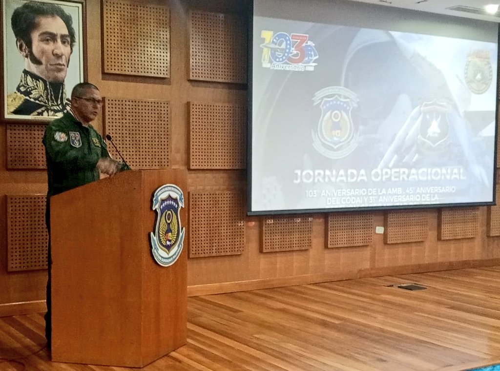 AMB_FANB's tweet photo. 📸 EnFotos || Con gran éxito culmina la jornada operacional realizada en el teatro Hubo Chávez de la @AmabUmbv, actividad que se efectuó en el marco del 103º Aniversario de la @AMB_FANB, 45º Aniversario del @CODAI_FANB
y 3º1 Aniversario de la Rebelión Cívico Militar del #27Nov92. https://t.co/2gaCVPavhL