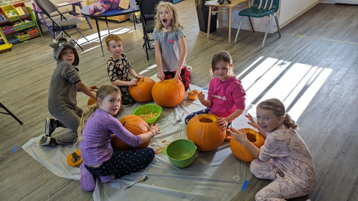 BIGSNBC's tweet photo. It's that time of the year again! Our Blackburn kids spent their Pro-D Day today carving pumpkins for Halloween! By the looks on their faces, there's no doubt they had a ton of fun! 🎃
#BigsNBC #CityofPG #Halloween #Halloween2023 #AmplifyChange #SparkPotential https://t.co/n97RXMBppv