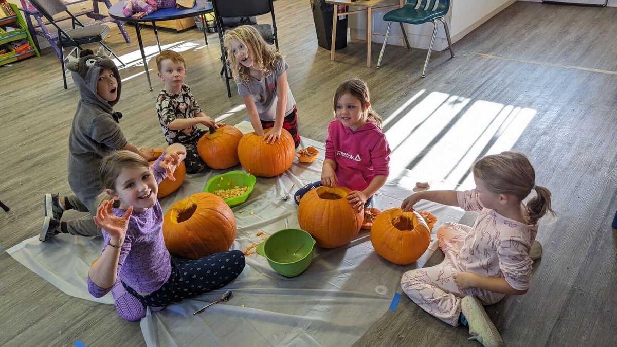 BIGSNBC's tweet photo. It's that time of the year again! Our Blackburn kids spent their Pro-D Day today carving pumpkins for Halloween! By the looks on their faces, there's no doubt they had a ton of fun! 🎃
#BigsNBC #CityofPG #Halloween #Halloween2023 #AmplifyChange #SparkPotential https://t.co/n97RXMBppv