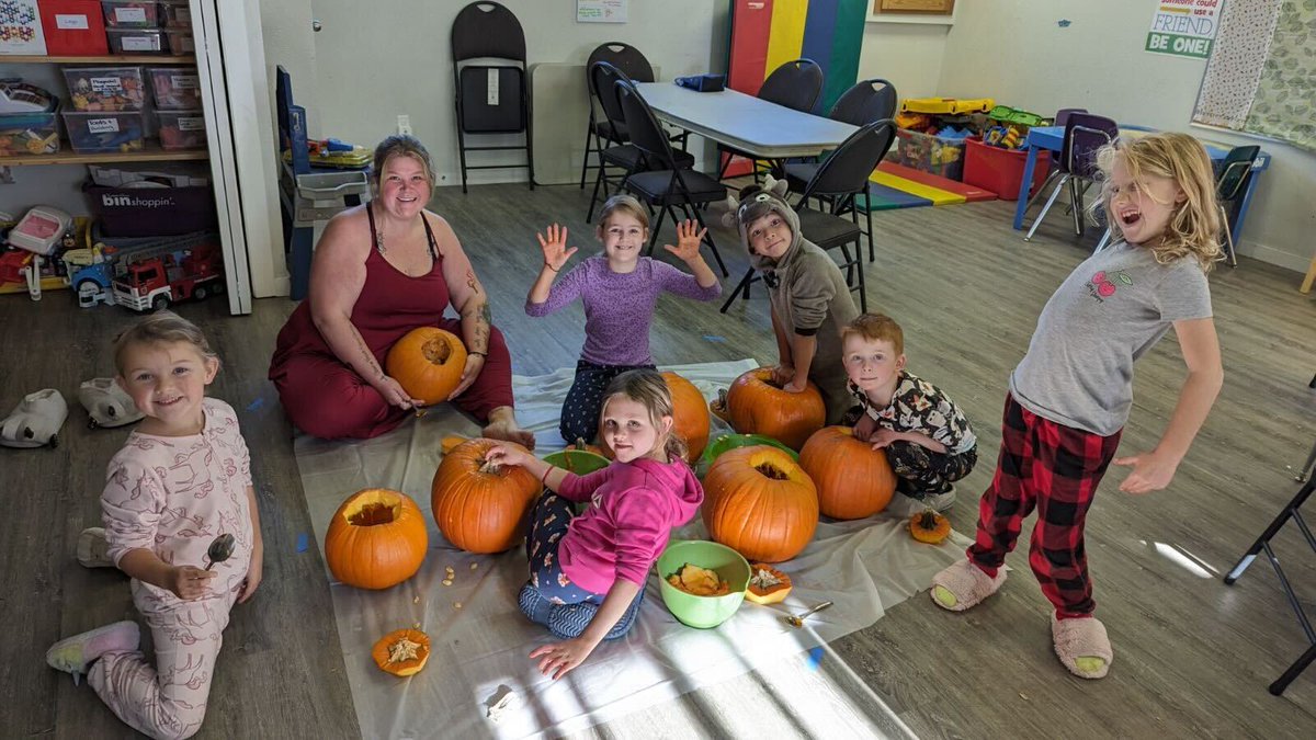 BIGSNBC's tweet photo. It's that time of the year again! Our Blackburn kids spent their Pro-D Day today carving pumpkins for Halloween! By the looks on their faces, there's no doubt they had a ton of fun! 🎃
#BigsNBC #CityofPG #Halloween #Halloween2023 #AmplifyChange #SparkPotential https://t.co/n97RXMBppv