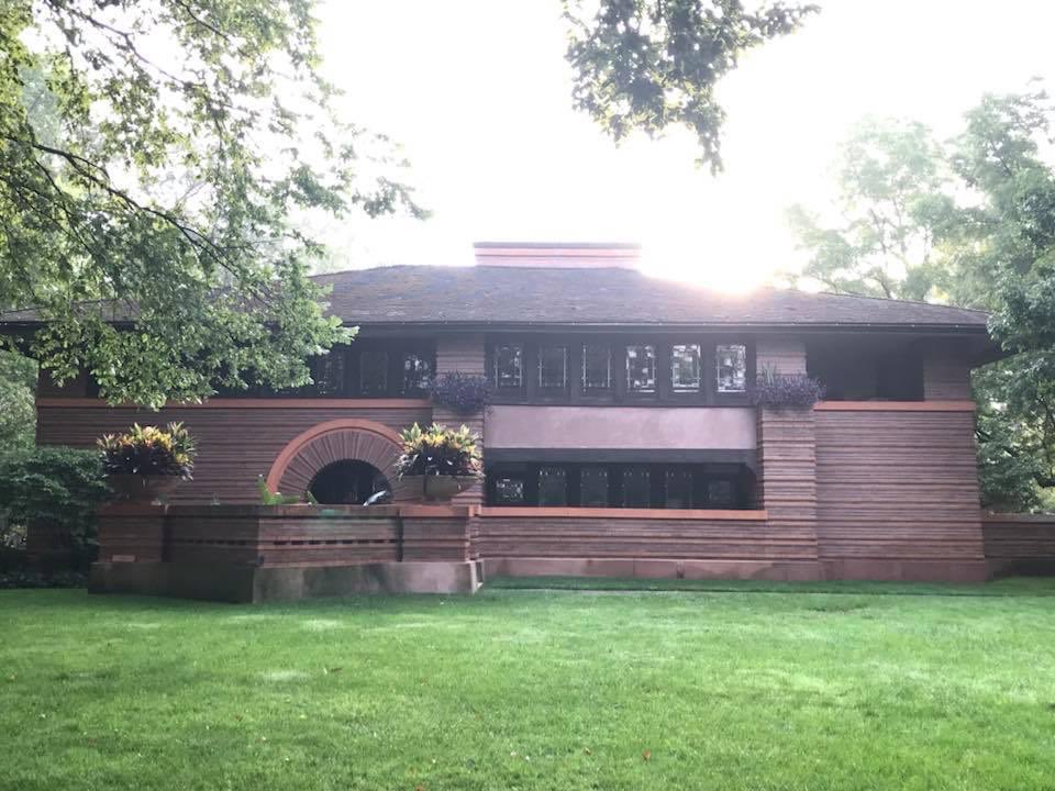 Howie01353073's tweet photo. Houses in Oak Park designed by Frank Lloyd Wright
#frankwright #house #oakpark #prairieschool https://t.co/rl4Y1J7211
