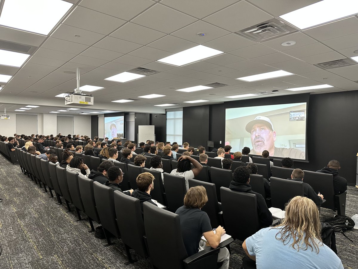 Huge thank you to 3 time Super Bowl Champion OL <a href="/markschlereth/">Mark Schlereth</a> for spending time with us this afternoon and sharing his insight on the importance of sacrifice, preparation, and consistency within a program. 

#Team136 | #BuildandFight