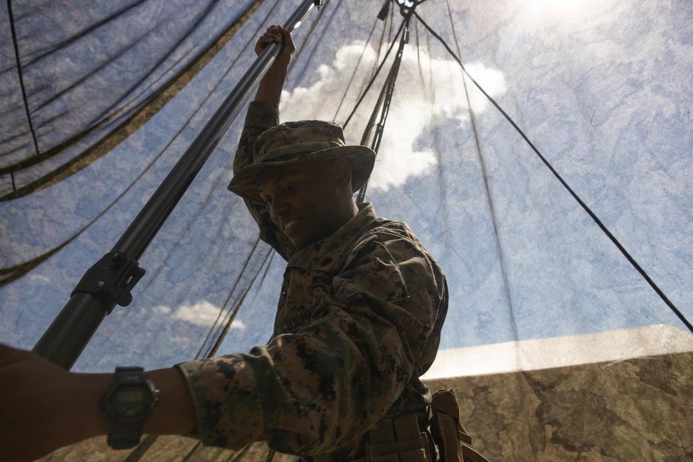 The24MEU's tweet photo. Command Post Exercise II 📡🤝

#24MEU #Marines and #Sailors worked together to construct a field command post, set up tactical command and control systems, and practice tactical combat casualty care.

#CPXII ensures digital #interoperability between @USNavy and @usmc systems. https://t.co/XBRmW8stMg