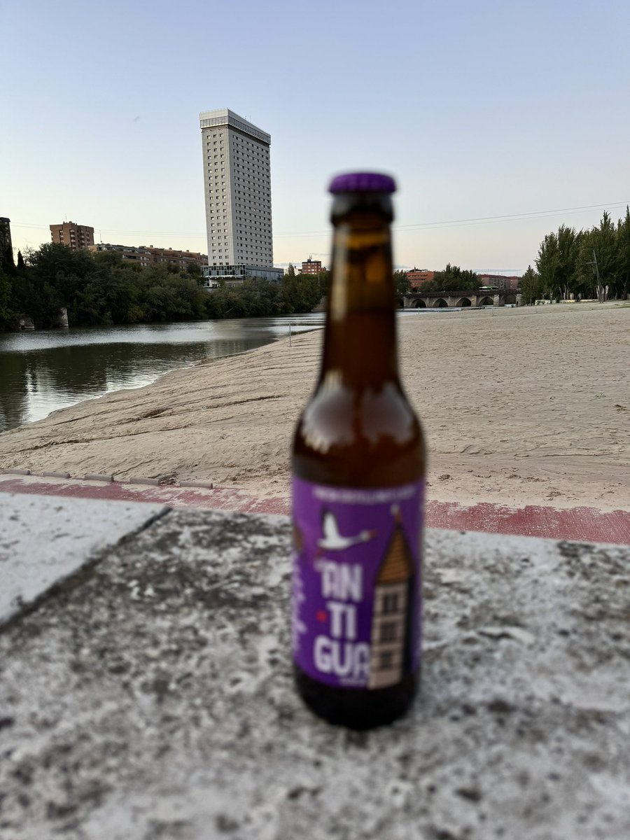 Rubengzamora's tweet photo. Que chula está @cerve_laantigua su etiqueta , pillada en @BeerMarketVa @Disbeer_ https://t.co/ZUbB1T2onM