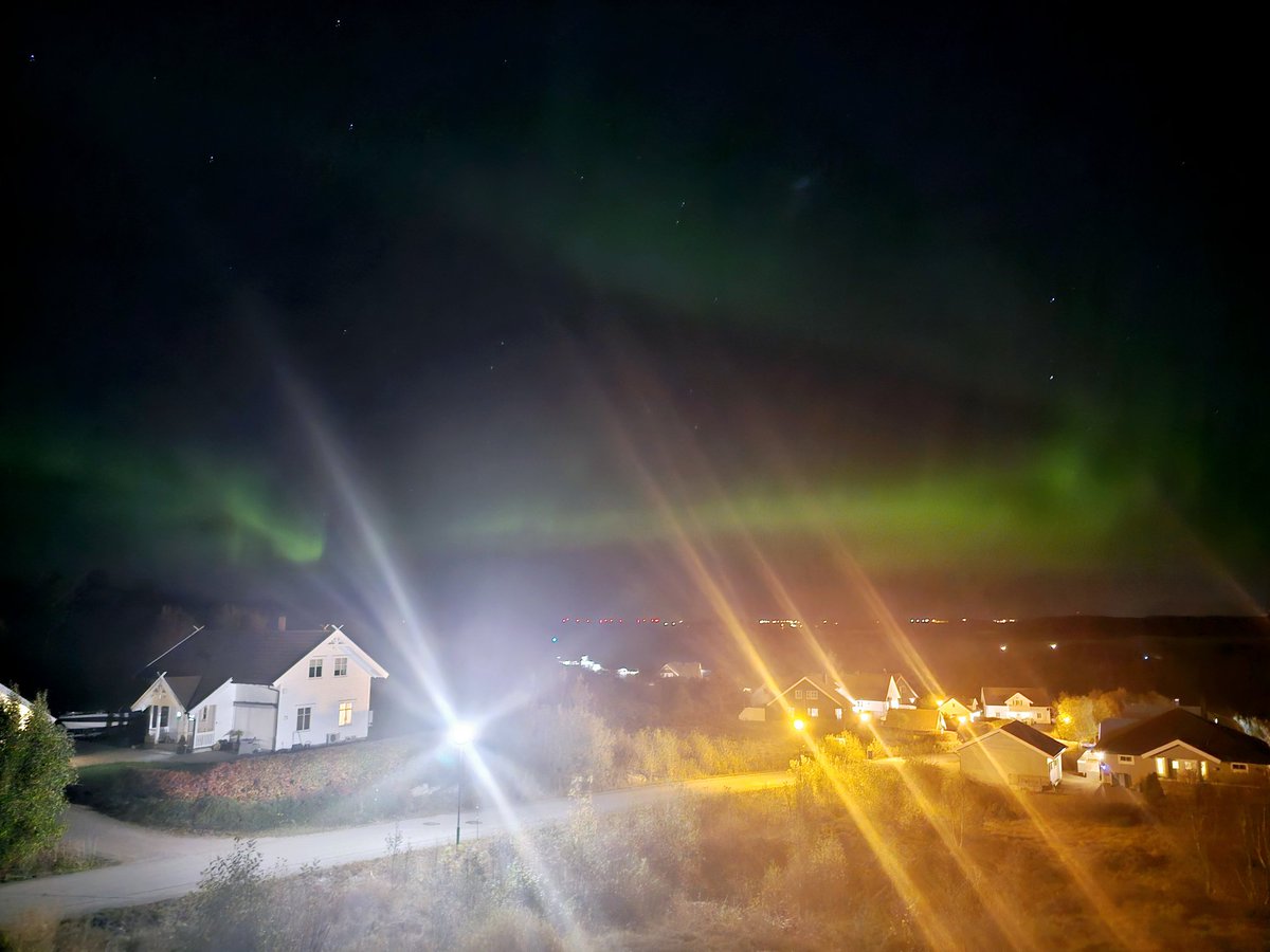 Kilpisjaervi's tweet photo. A #northernlights show like this is the perfect way to end the $TMIN #Norway field trip.

There have been many impressions for us in the last few days. We could only share a few of them with you, but you can be sure there is more to come. As always, if you follow the @TeakoMinerals story. We 💙 exploration.

We wish you a nice weekend - ha en fin helg - hyvää viikonloppua! 🇨🇦 🇧🇻 🇫🇮