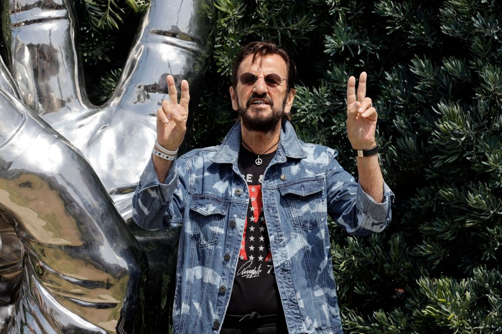 955KLOS's tweet photo. Throwback to @ringostarrmusic’s epic birthday party over the summer because the man himself will be calling Chris Carter on @breakfastwiththebeatles this Sunday! Tune in from 9AM to noon to hear RINGO STARR discuss his new EP #RewindForward ✌️❤️
📸: Getty Images https://t.co/RalWe8QhxM