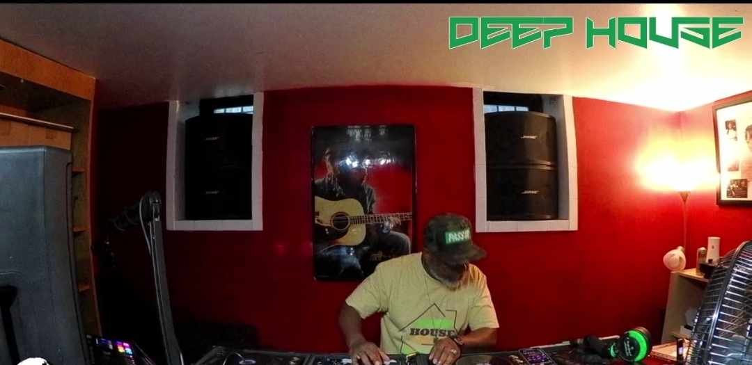 George Deep House Aiken live now on twitch.tv/deepradiotv
#deephousemusic #deephouse #deephouselovers #soulfulhousemusic #afrohousemusic #afrohouse #afrobeats #latinhouse  #undergroundhouse  #housemusiclovers  #dance #dancemusic #realhousemusic #deepradiotv