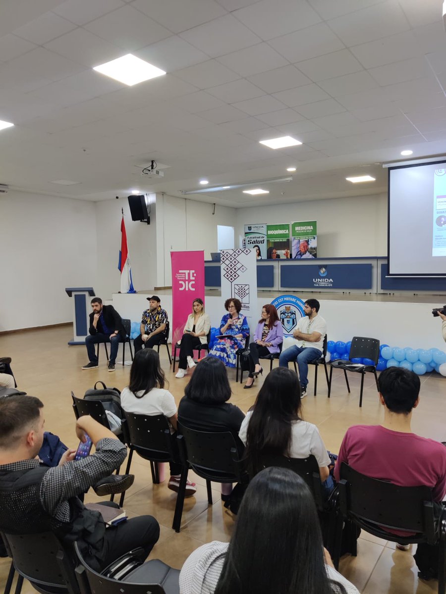 TEDICpy's tweet image. #Bootcamp2023

📌 Empezamos el seminario &quot;El poder bajo la lupa&quot; en la @unid_unida - CDE.

Nos acompañan:
🔍 @MartaSemillas de @semillaspy
🔍 @robertbirra y @ruthbenitezdiaz, periodistas de @UltimaHoracom 
🔍 Carlos Peris, Especialista en crimen organizado.