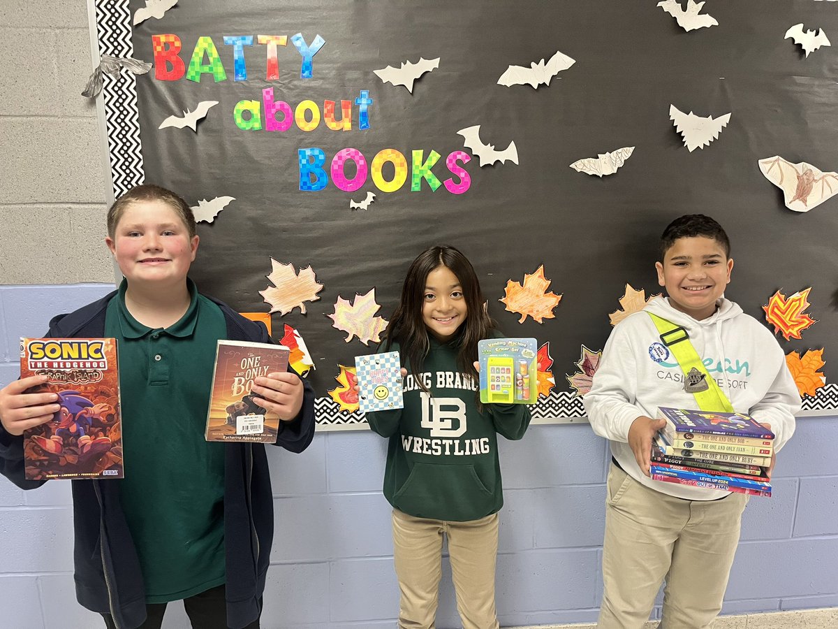 What a Fantastic Fabulous Friday!! #alliteration Responsible students winning homework passes! Writers moving on in an essay competition! Scholastic readers enjoying new purchases! #FifthGradeRocks #Readers #Writers #SEL #responsibility #integrity #PositivePower