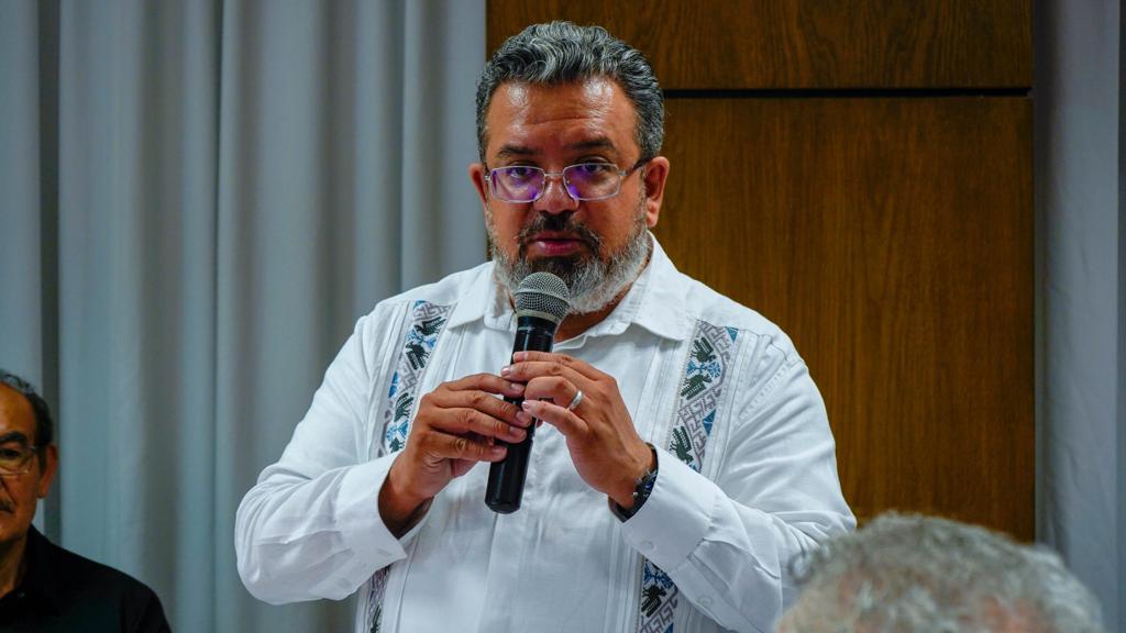 SICTGuerrero's tweet photo. 🔴 #ComunicadoSICT 

La carretera federal Las Cruces-Pinotepa Nacional, beneficiará a 400 mil habitantes de Guerrero y Oaxaca: SICT
El secretario de Infraestructura, Comunicaciones y Transportes, conoció avances para modernizar el tramo Las Vigas.
➡️ https://t.co/joEmlGI1bW https://t.co/Yuuy38zUvV