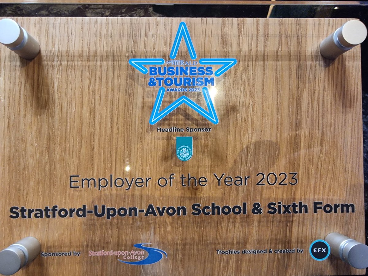 StraUponAvonSch's tweet photo. Delighted to win the Employer of the Year category at The Herald Business &amp; Tourism Awards this evening. Proud to be part of this special community. Congratulations to all the finalists. Thanks @HeraldNewspaper https://t.co/x3hy3KMliQ