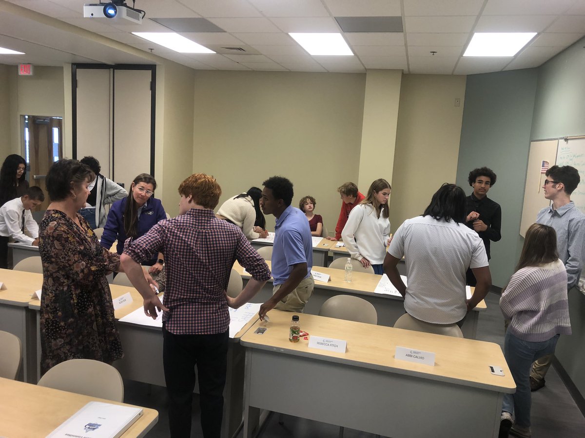 Steve_Basnight's tweet image. It’s Superintendent’s Student Advisory Council Day. @Daretolearn_DCS District staff get to listen to &amp;amp; work with student representatives from each of our Middle &amp;amp; High Schools. Their perspectives &amp;amp; insights are incredible!
#increasestudentlearning
#TargetedPurposefulSpecific