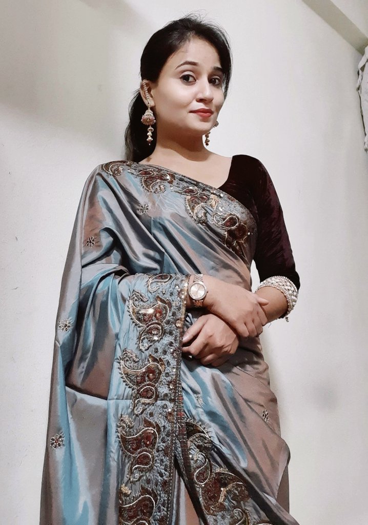 saylihon26's tweet photo. #NineDaysNavratriColors 

Day 7 colour is Grey, which represents strength and resilience. 

Share your pics and spread the joy!

📸 #NavratriVibes #Navratri2023 
#Navratri #Day7Grey #FestiveVibes https://t.co/MlJj5rMZyR