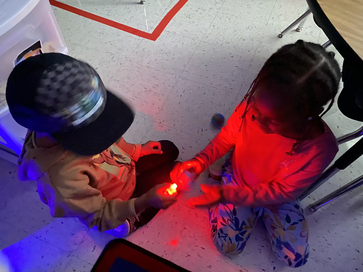 Shannon Miller's Hasty Huskies (@shannonmhasty) on Twitter photo Today, we explored day and night patterns with globes, mini globes, and flashlights. Next up, creating a model that represents this pattern! #growinggreatness <a href="/MRegan0123/">Dr. Rosario-Regan</a> <a href="/JanetMarotte777/">Janet Marotte</a> <a href="/Beth_Coryell/">Beth Coryell</a> <a href="/Hasty_Huskies/">Hasty Fine Arts Acad</a> Today, we explored day and night patterns with globes, mini globes, and flashlights. Next up, creating a model that represents this pattern! #growinggreatness <a href="/MRegan0123/">Dr. Rosario-Regan</a> <a href="/JanetMarotte777/">Janet Marotte</a> <a href="/Beth_Coryell/">Beth Coryell</a> <a href="/Hasty_Huskies/">Hasty Fine Arts Acad</a>