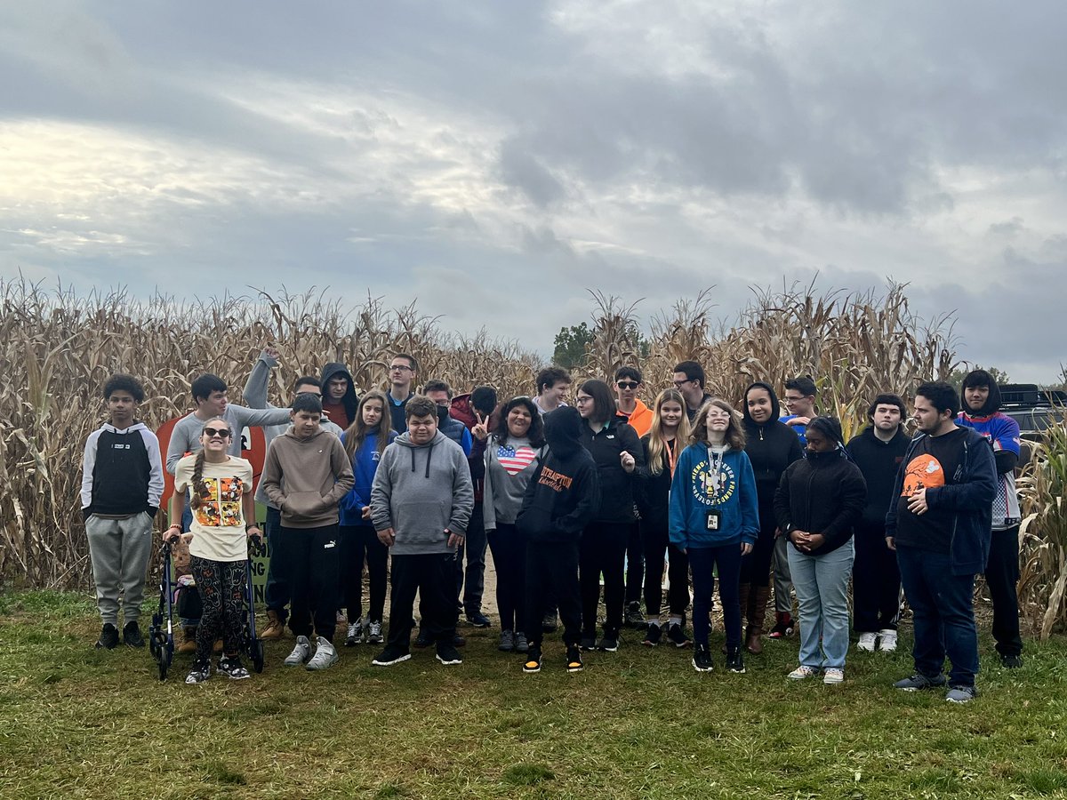 NASD_LSS_Class's tweet photo. Thank you Unangst Tree Farm! Another wonderful pumpkin picking educational experience!! https://t.co/3OTGtPHW0u