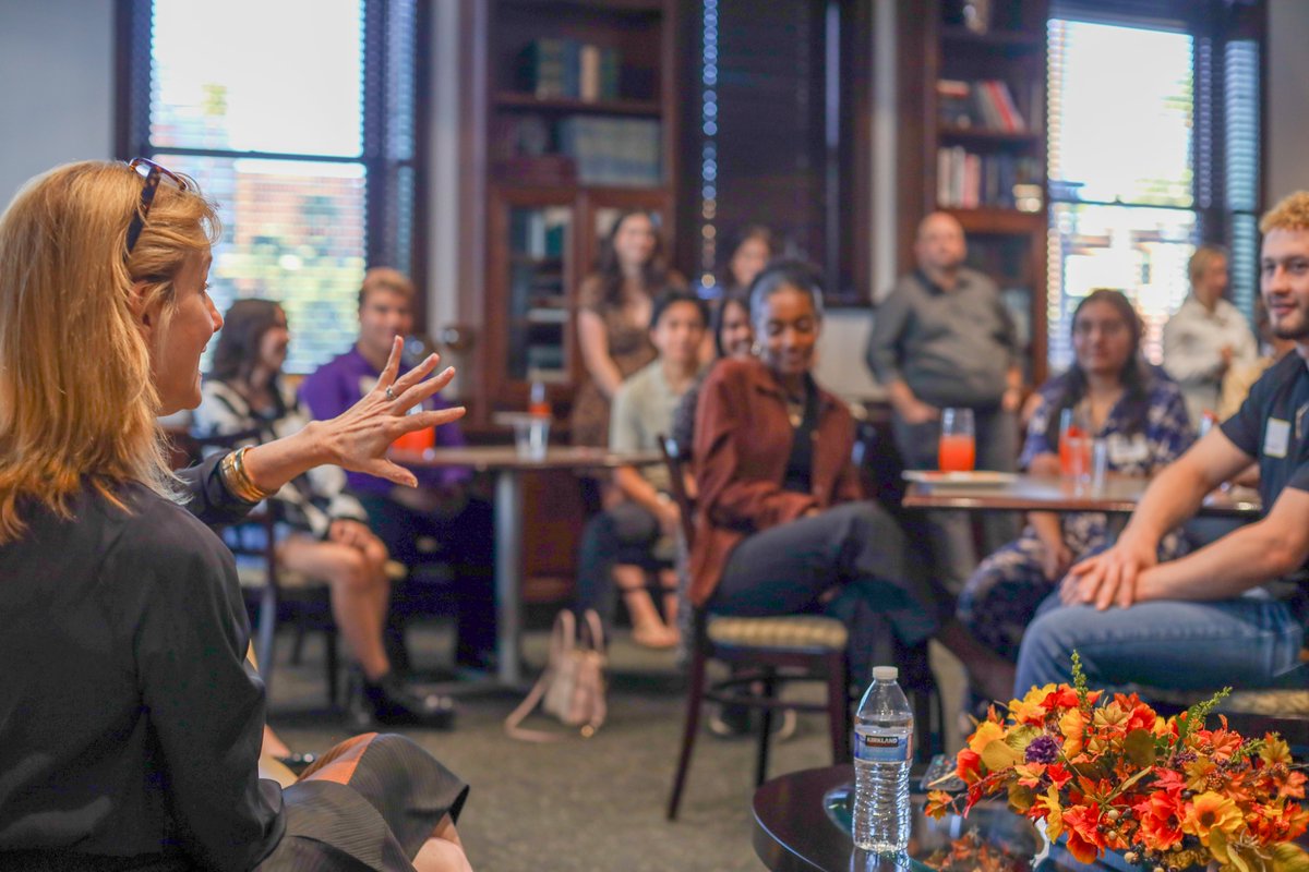 Flinn Foundation (@flinnfoundation) on Twitter photo The <a href="/FlinnScholars/">Flinn Scholars</a> spent some exclusive time with actress Laura Linney this week at <a href="/ASU/">Arizona State University</a> before the start of the annual <a href="/FlinnFoundation/">Flinn Foundation</a> Centennial Lecture, hosted by <a href="/barretthonors/">Barrett, The Honors College at ASU</a>. During the lecture, Linney shared that the arts are not just for artists. news.asu.edu/20231018-creat… The <a href="/FlinnScholars/">Flinn Scholars</a> spent some exclusive time with actress Laura Linney this week at <a href="/ASU/">Arizona State University</a> before the start of the annual <a href="/FlinnFoundation/">Flinn Foundation</a> Centennial Lecture, hosted by <a href="/barretthonors/">Barrett, The Honors College at ASU</a>. During the lecture, Linney shared that the arts are not just for artists. news.asu.edu/20231018-creat…