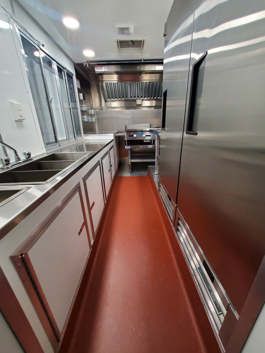 FoodTrucksInt's tweet photo. Still one of our favorites, and surprisingly one of the harder ones we ever built. Took us a long time to figure out how to get all these appliances in such a small package, but we did it! #foodtruck #food #foodtrailer #concession https://t.co/q99zu5R0XB
