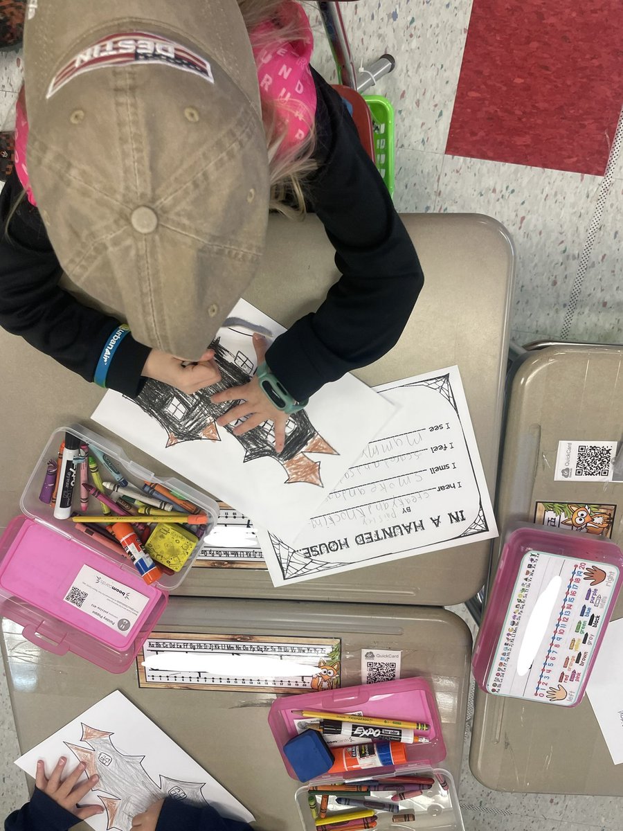 MissFrye14's tweet photo. We read a few haunted house books to think about what we would smell, see, hear, and feel at a haunted house. What detailed results they came up with! https://t.co/cbNpKGkL8k