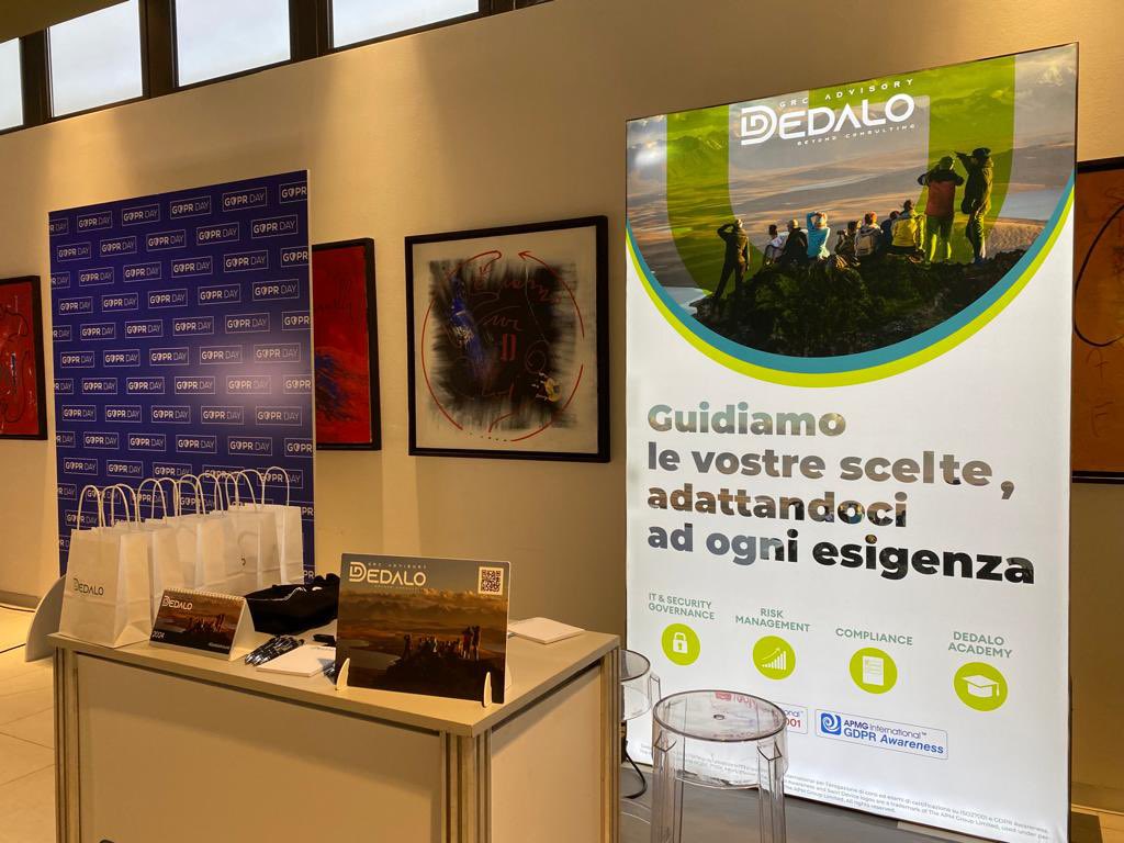 DedaloGrc's tweet photo. È stato un vero piacere promuovere il @GDPRDay 2023.
Un GRAZIE speciale a tutte e tutti voi, vecchi e nuovi amici di #DedaloGRCadvisory, per essere passati al nostro stand e aver condiviso interessanti spunti di dialogo! Non c'è #GDPR senza #CyberSecurity! #gdprday #protection https://t.co/KgM0tECvrF