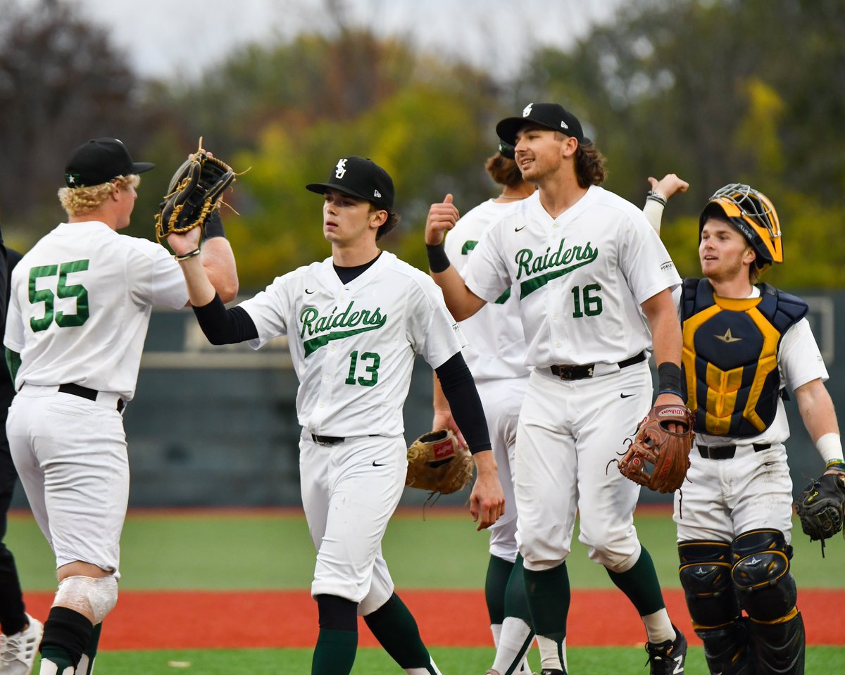 Big Hoss BBQ takes down Paper Route Empire 8-4 in the opening game of the Green &amp; Gold Fall World Series. 

Game two is set for a 3 p.m. start tomorrow at the Nisch.

#Raidergang | #BuildtheMonster