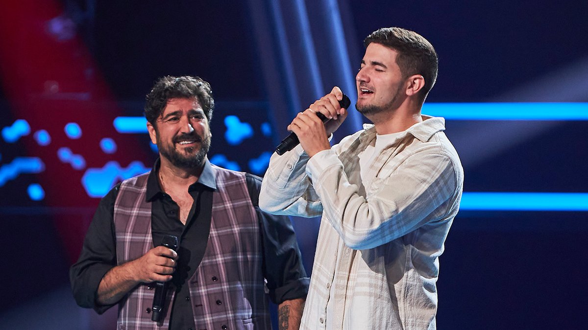 LaVozAntena3's tweet photo. .@antoniorozco cumple el sueño de Carlos cantando juntos Entre sobras y sobras me faltas. 🥹😭 #LaVozAudiciones6

https://t.co/VPz3R51WoK https://t.co/cYihKd1ibj