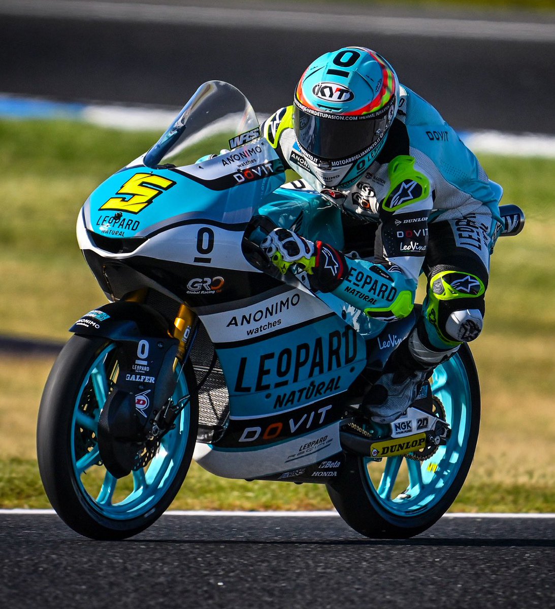 fanclubJMV5's tweet image. ¡Arrancamos el segundo día en Australia 🇦🇺!¡Hoy es día de QP!
#Practice3 / Combined Practice Time -P10! (1:37.081)⏱
¡Buen entreno de nuestro campeón @jaume_masia !¡Directos a la Q2!💪🏼
-

#JaumeMasia5 #JaumeMasia #JM5 #JMV5 #Masia5 #Ma5ia #FanclubJMV5 #Motor