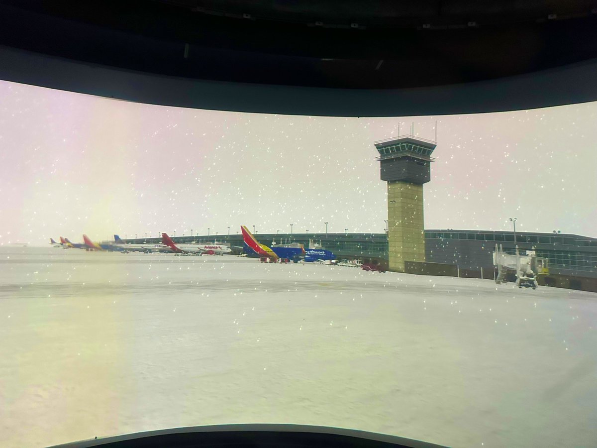 capimoniu's tweet photo. Feliz día internacional del controlador aéreo! Gracias por su compromiso y seguridad en las operaciones aéreas! 🙌🏼🙏🏼✈️ https://t.co/xswZD8noEt