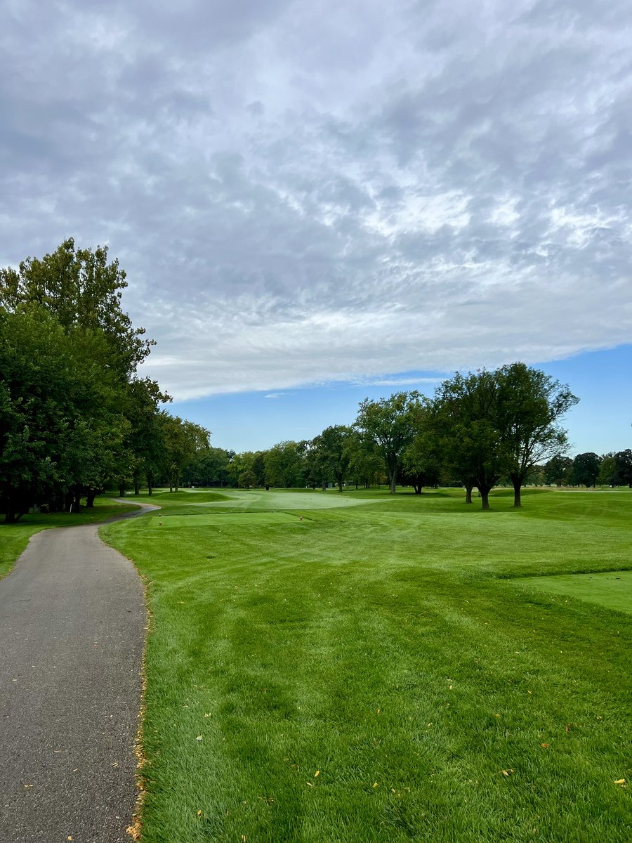 MtProspectGC's tweet photo. A good round of golf is a perfect way to unwind after a long week. Who else agrees? ⛳️.
.
.
#golf #mtprospect #mpgc #illinoisgolf #chicagogolf #mtprospectgc #golflife #golftherapy #weekendvibes #pga #pgatour #golftips #golfcoach #golfshot #golfchannel #tigerwoods #titleist https://t.co/TiBVhxRVgk