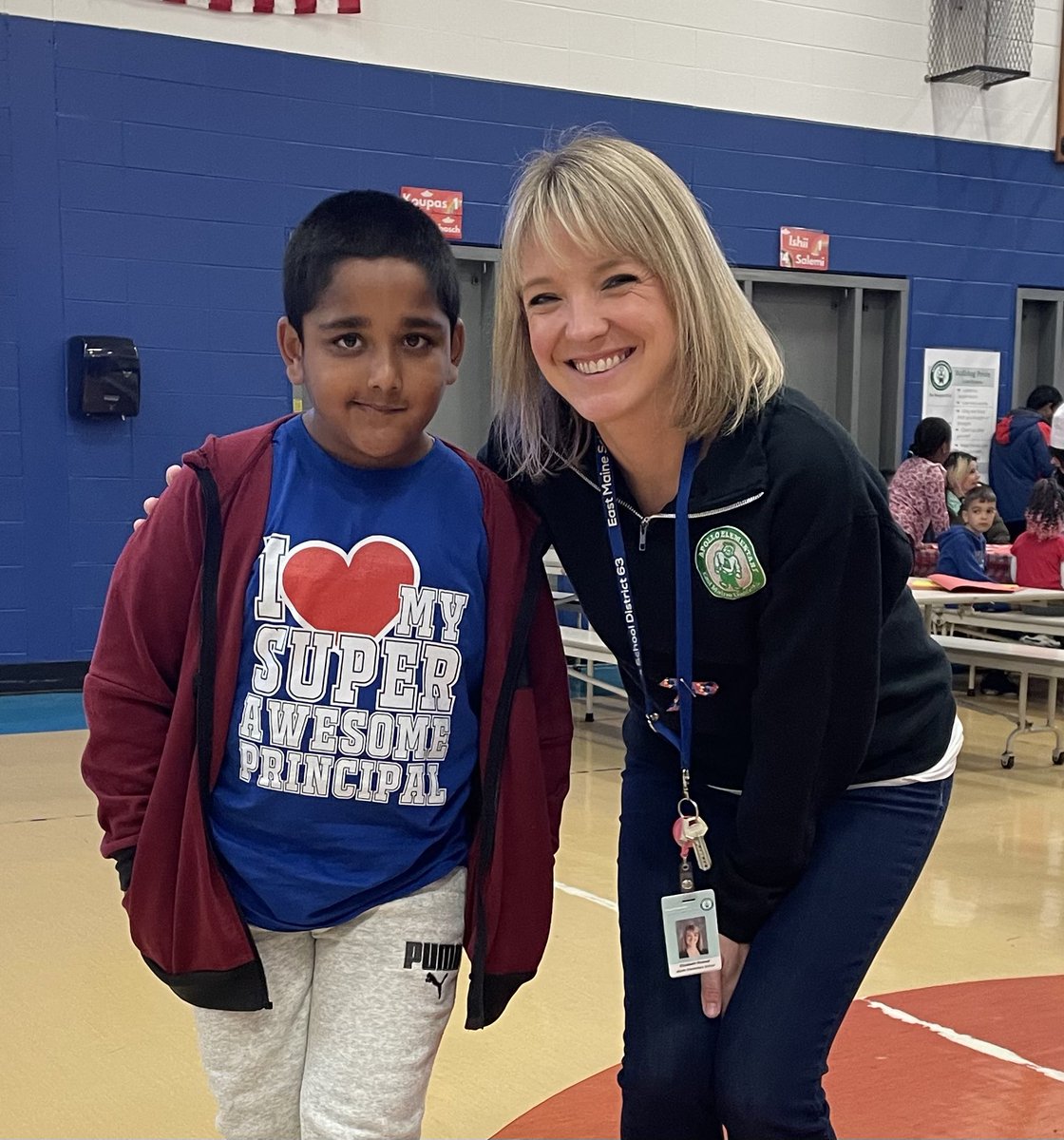 Thank you to EVERYONE at @apolloD63 who helped make this Principal Appreciation Day extra special! I am one lucky Principal. 🐾💚