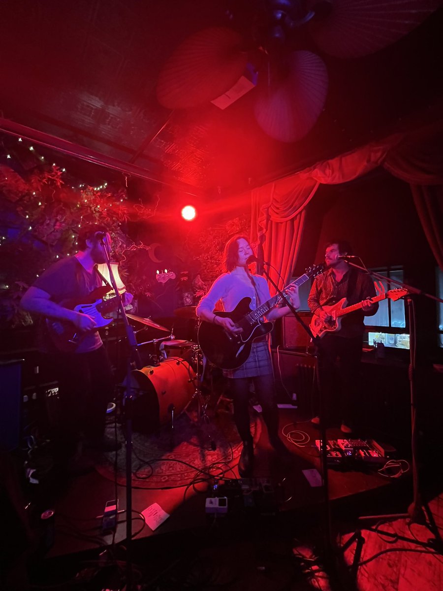 kamgigs's tweet image. caught up with @MAITAmusic being amazing at @folklorerooms playing the last UK show as part of their european tour, supports from #chimer &amp;amp; #softtop @folkloresession #maita #kamgigs