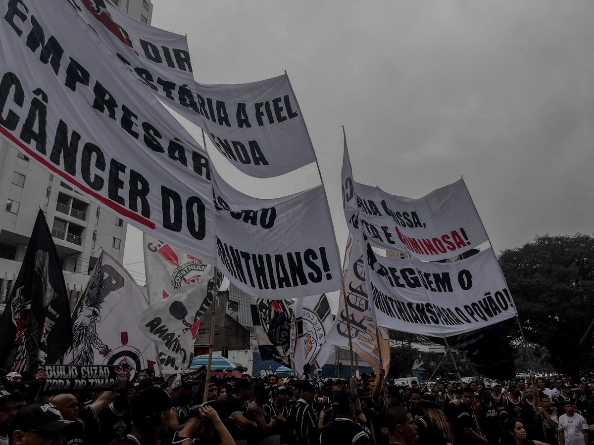 fillipelhp's tweet image. #FORADUILIO #foraandrenegao #corinthians
