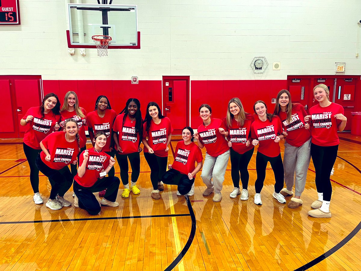 RedHawkVB's tweet photo. Perfect Season Complete 💯💯💯💯💯 #Program Sophomores finish 3️⃣4️⃣➖0️⃣, winning 4 Tournament 🏆’s, and the ESCC 🏆 #Undefeated 🏐👏 #Program 🤩 https://t.co/qMgovJ4PZx