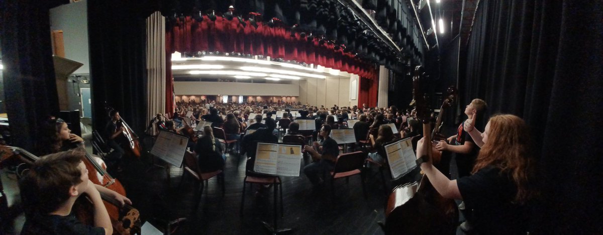 Best seat in the house for the @TISDTIS Orchestra concert! Way to go Coogs!