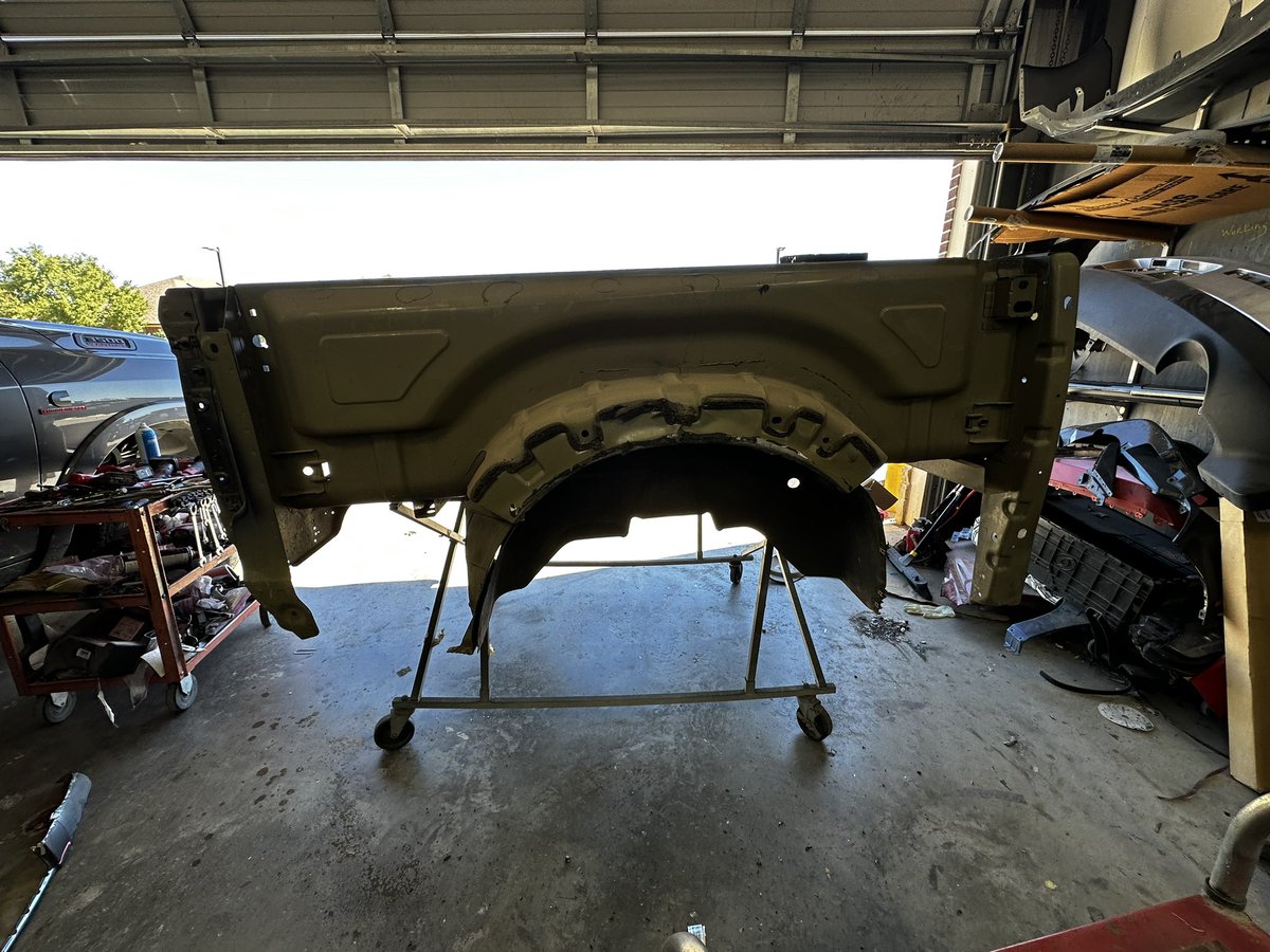 johnnyrojas91's tweet photo. Cut off a bedside and welded on a new bedside for my first time shit was ez claps 😮‍💨 https://t.co/4l2CkijRmZ