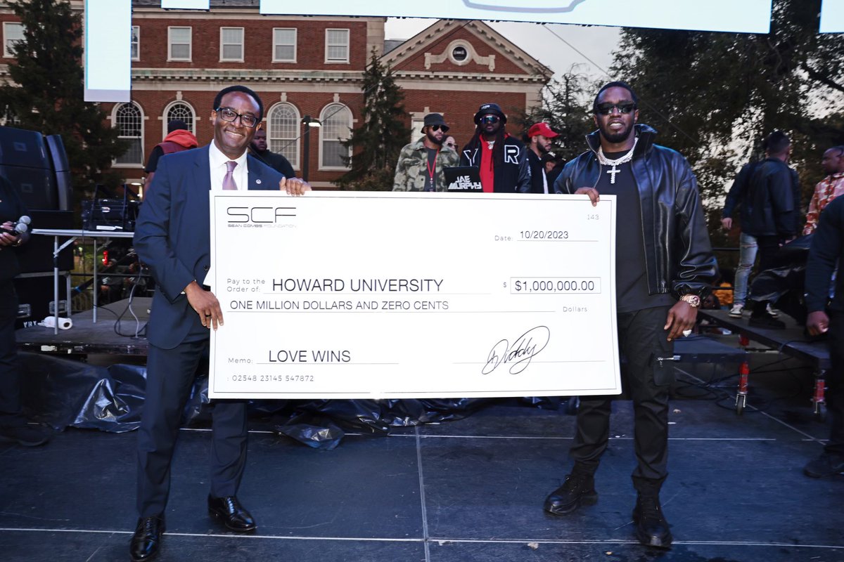 A monumental moment at Yardfest! Thank you, @Diddy, for your incredible generosity and support of Howard University. Your million-dollar contribution will make a profound impact on our students and community. We're honored to have you as a part of our Bison family.