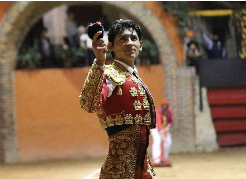 Oreja de merito a un gran novillo de De Haro.