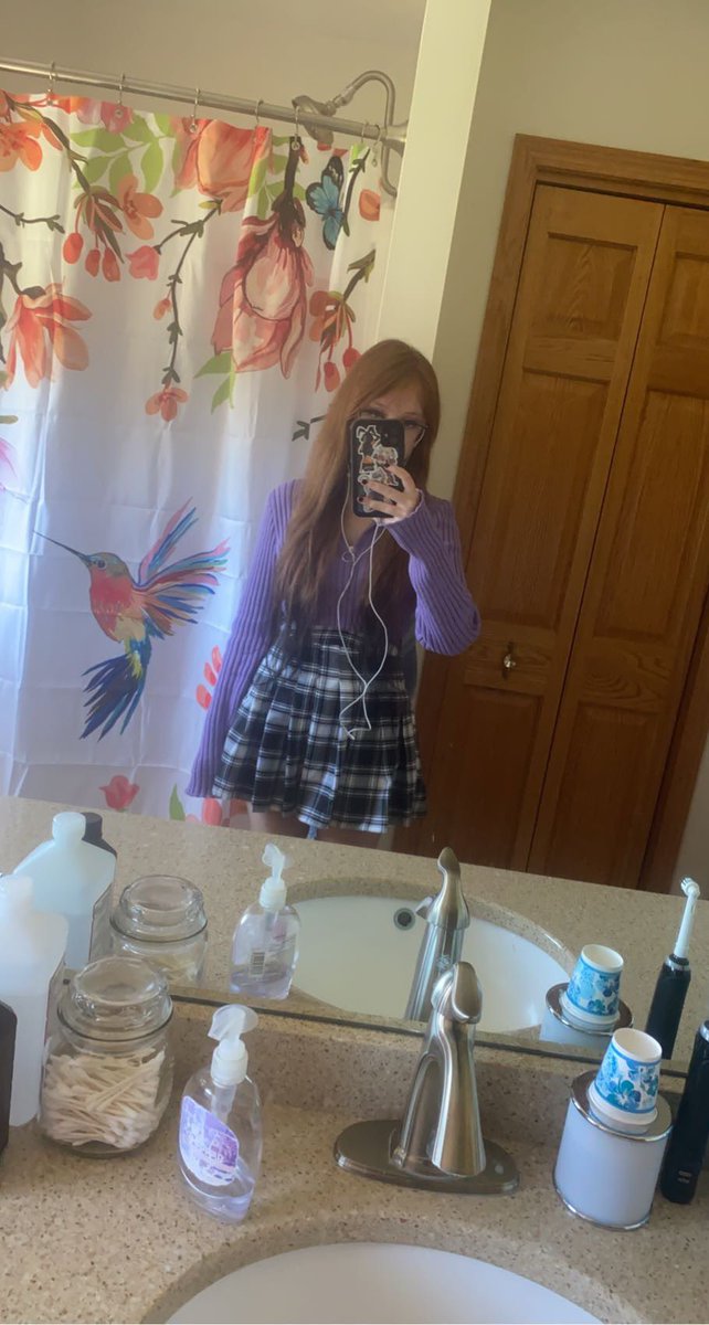 GH0VLZ_'s tweet photo. Slight face reveal?//

Nah cuz why did I look halfway decent in this? 😭 https://t.co/fSn8gX4Xhm