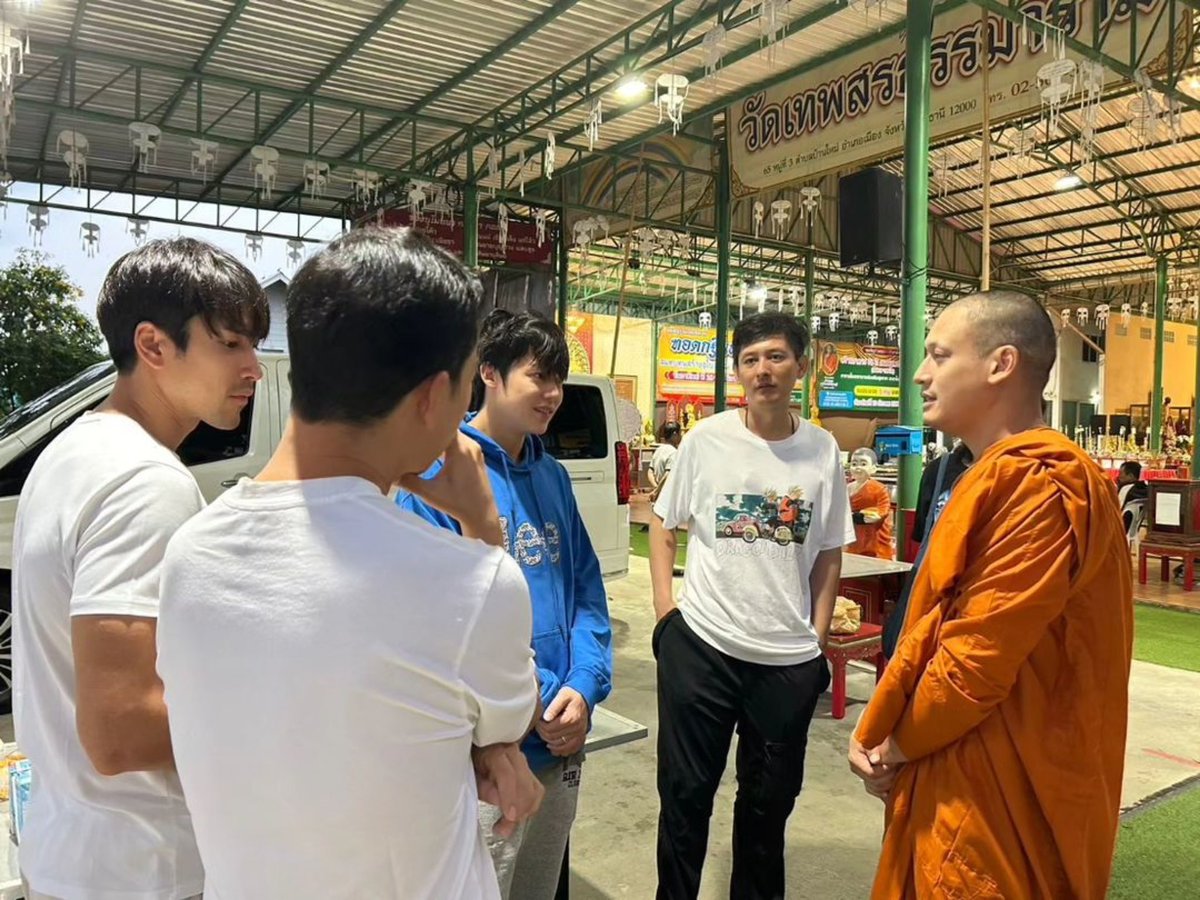 อนุโมทนาสาธุนะคะ 🙏🏻🙏🏻
ตื่นตีสี่ฝ่าพายุมาใส่บาตรพระพลกันแต่เช้า

#mark_prin #หมากปริญ 
Cr itthi_ ,umm_arthid