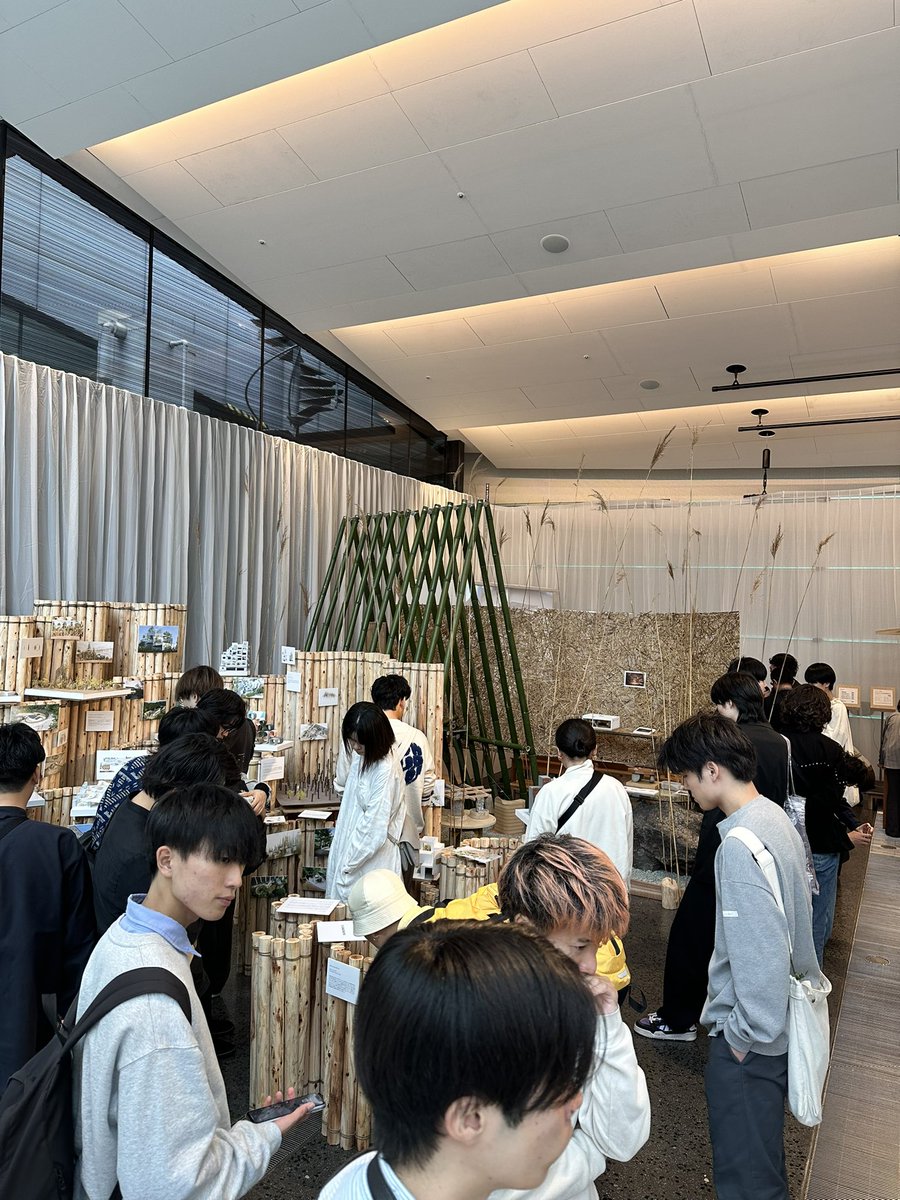 Under35 architectsの展示、大阪駅前の会場で始まりました！昨年から連続出展です。どの出展者もすごい気合いの入りようです！今日はシンポジウムも開催されますのでぜひ！
#u35

u35.aaf.ac