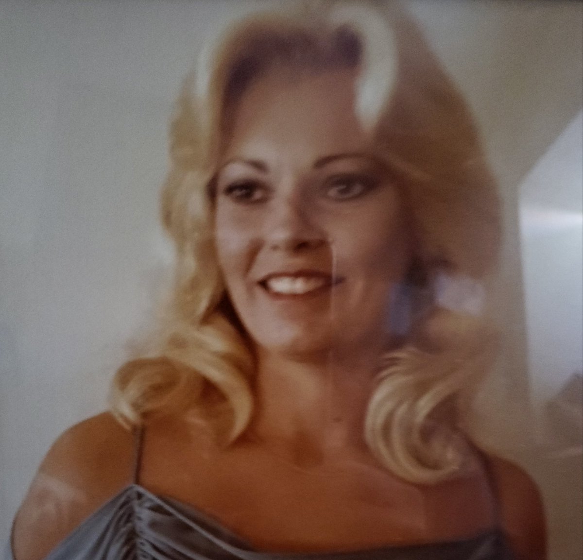 CaliforniaOne (@californiaone2) on Twitter photo Again...
Who is this? Again...
Who is this?